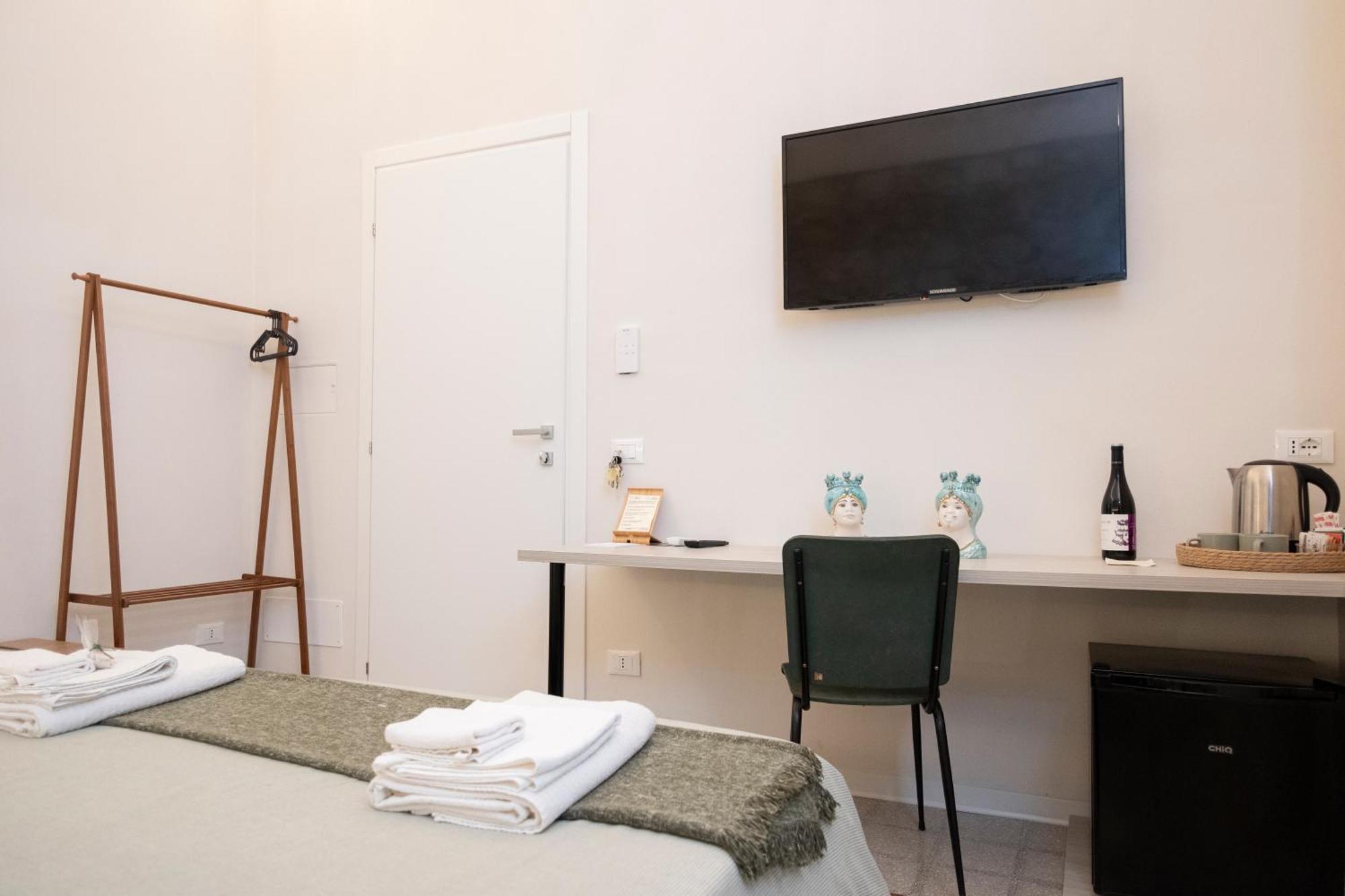 Bassi77 - Rooms & Apartments Trapani Eksteriør billede
