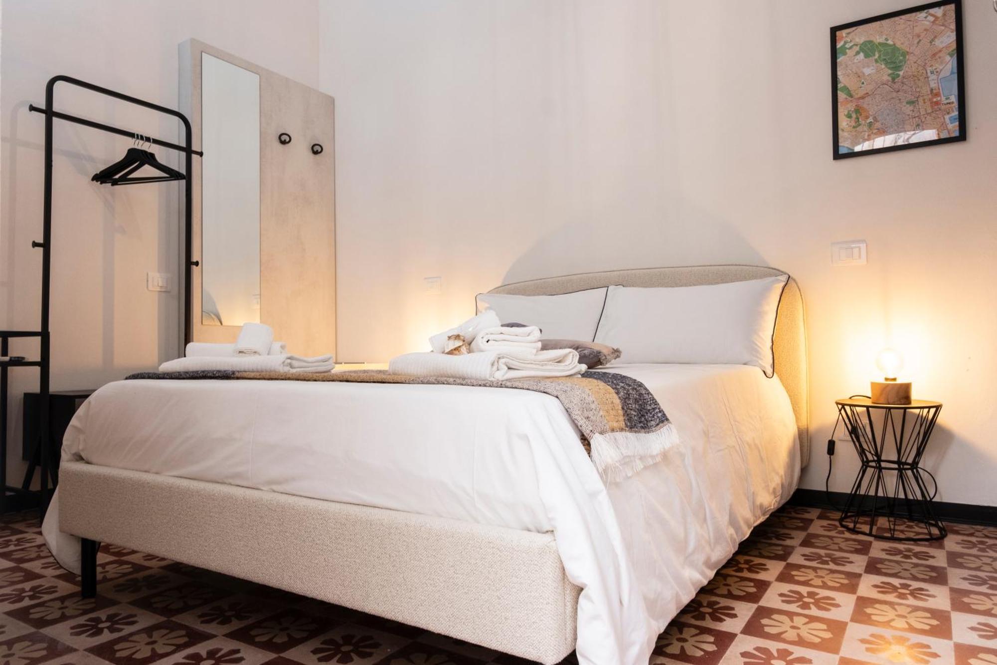 Bassi77 - Rooms & Apartments Trapani Eksteriør billede