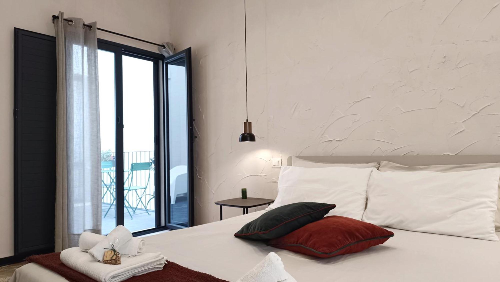 Bassi77 - Rooms & Apartments Trapani Eksteriør billede